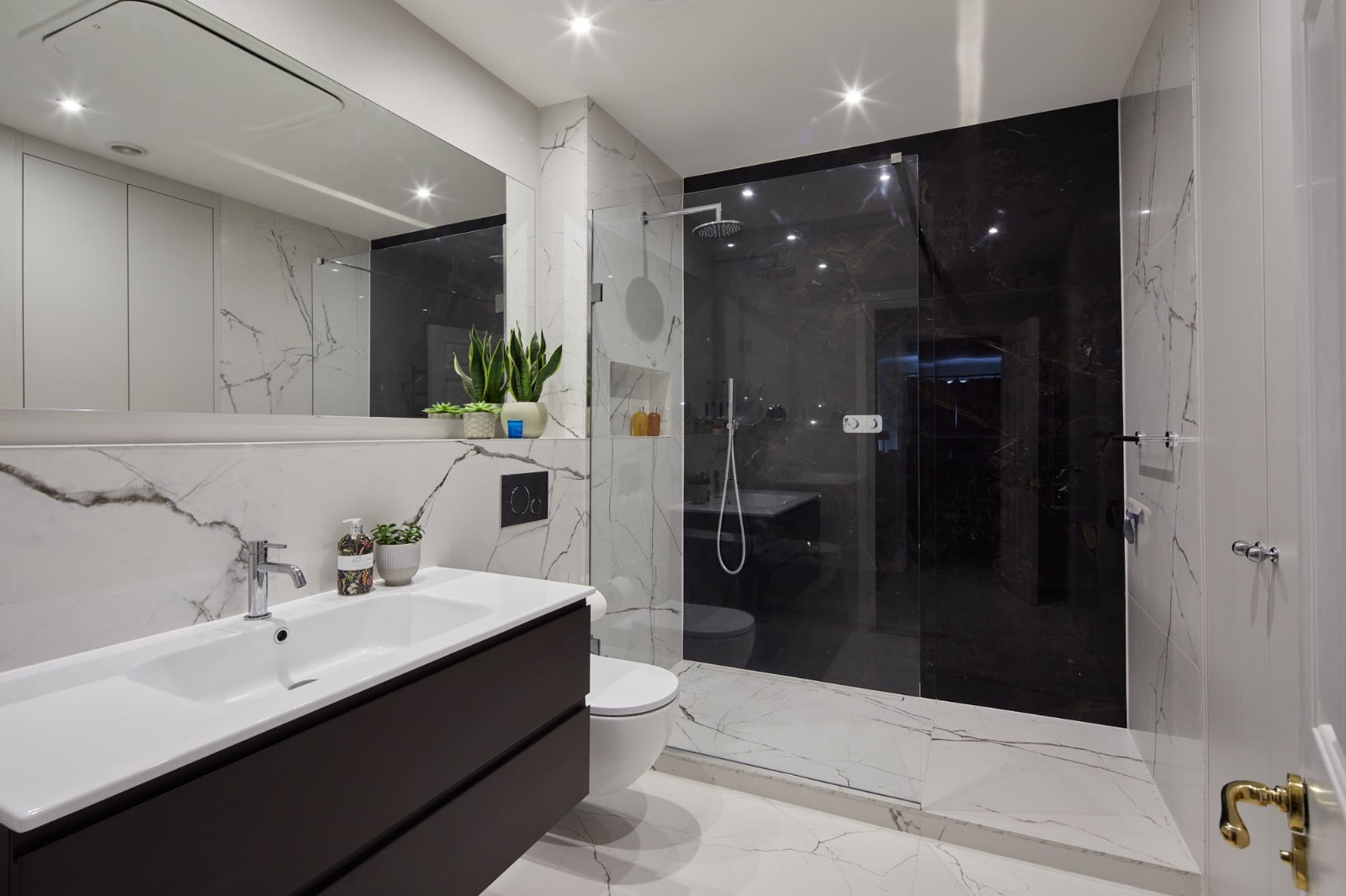 Shower Screens Semi Frameless: Enhance Bathroom Style Instantly