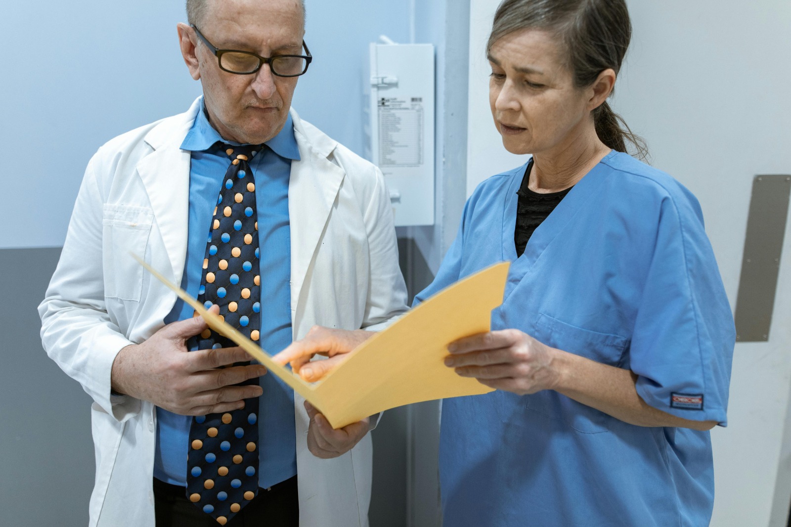 How Medical Volunteering for Teens Boosts College Applications