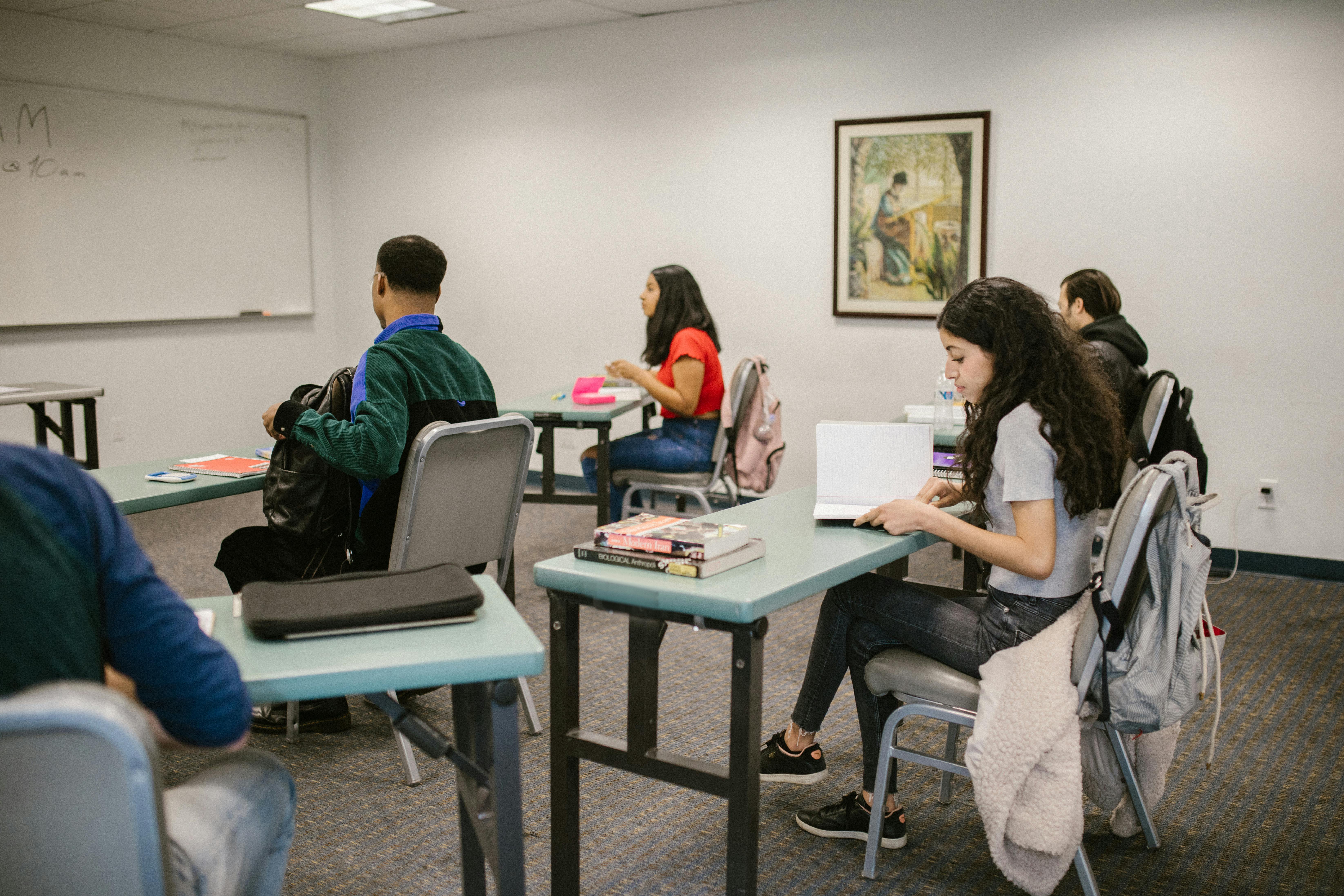 How to Balance Academics and Fun in College Life